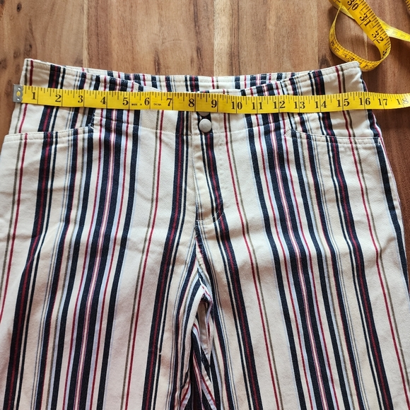 Wardrobe essential fitted capris, striped pants, size 9/10 - Picture 6 of 9